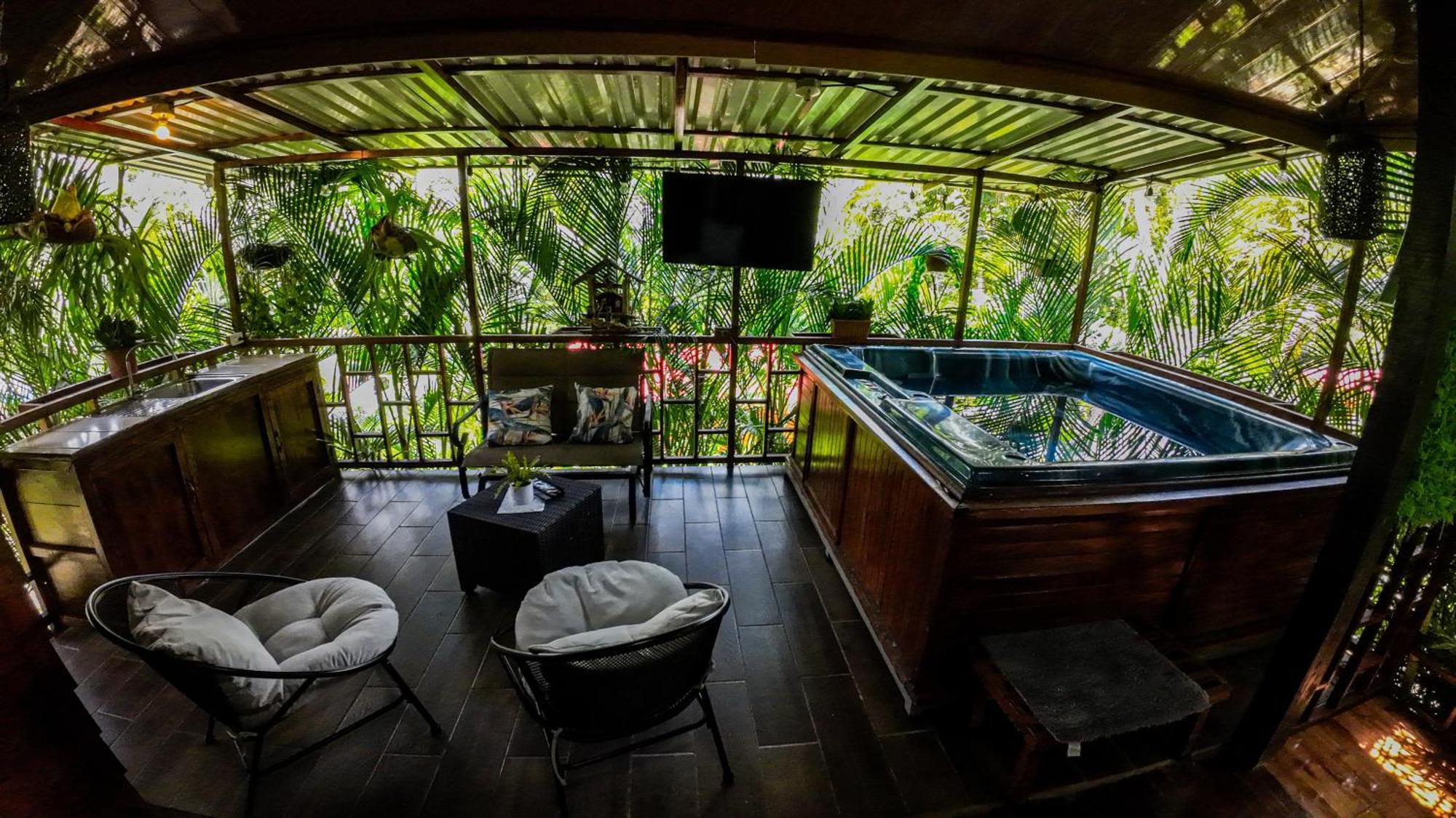 Hotel Iguanas Arenal Volcano La Fortuna